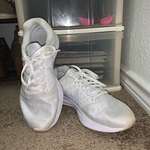 Women’s White Nike Runnings Shoes